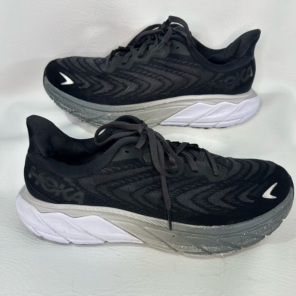 HOKA One One Arahi 6 Women’s Running Shoes Black White Size 9.5B Very Good